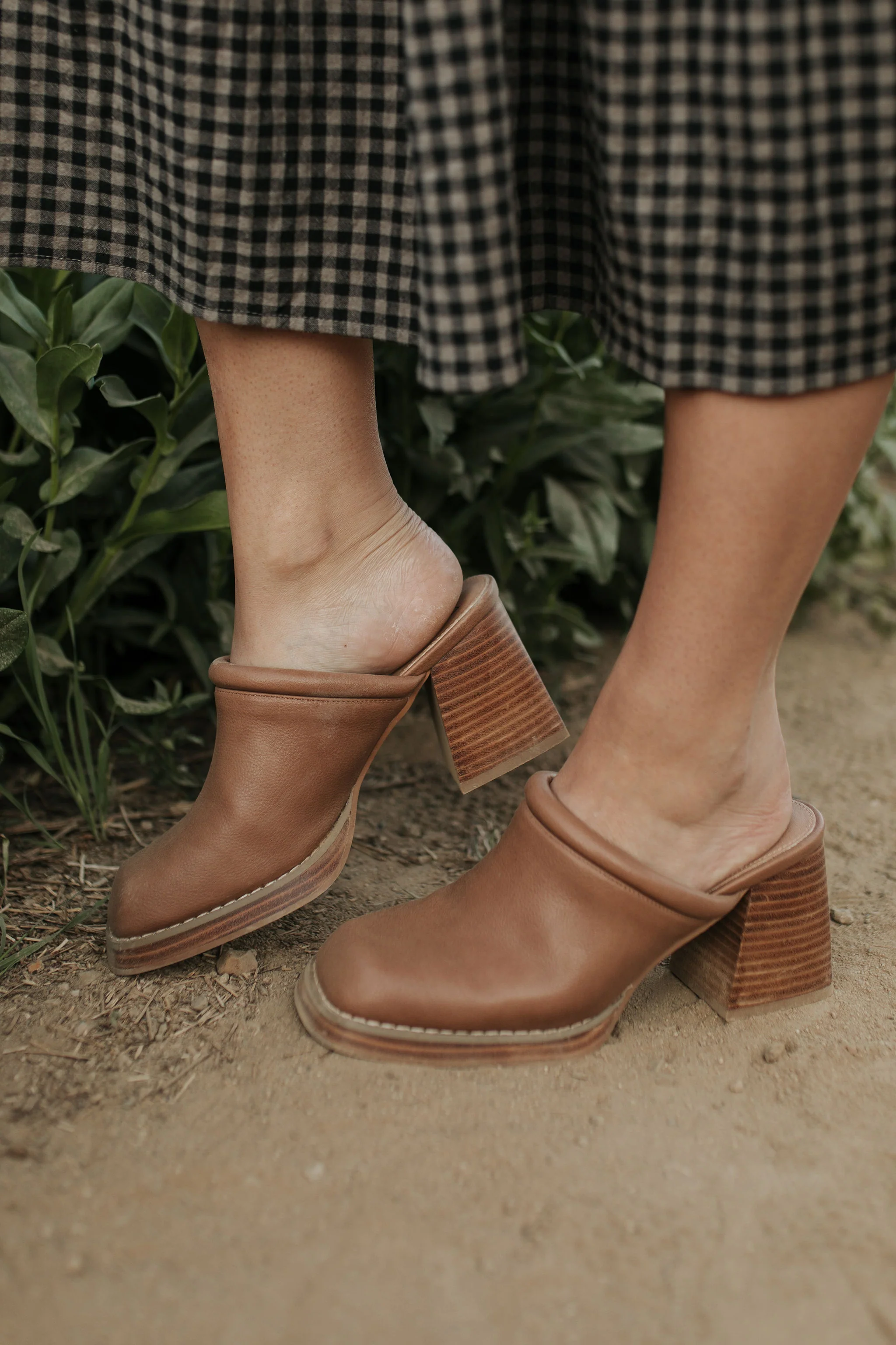 THE FRANCESCA MULES IN DARK TAUPE - Payfeveri