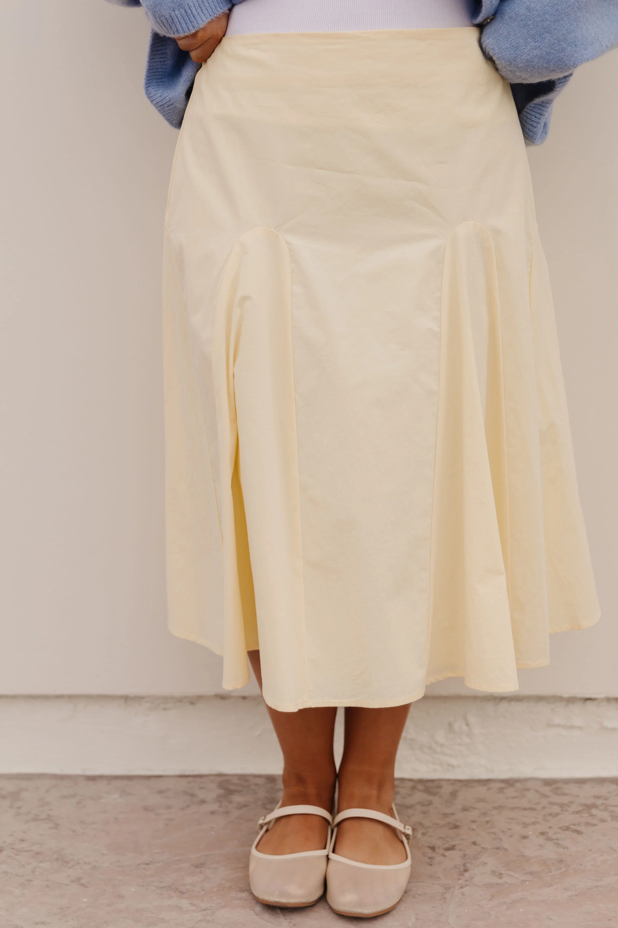 THE JANEE POPLIN MIDI SKIRT IN LEMON - Payfeveri