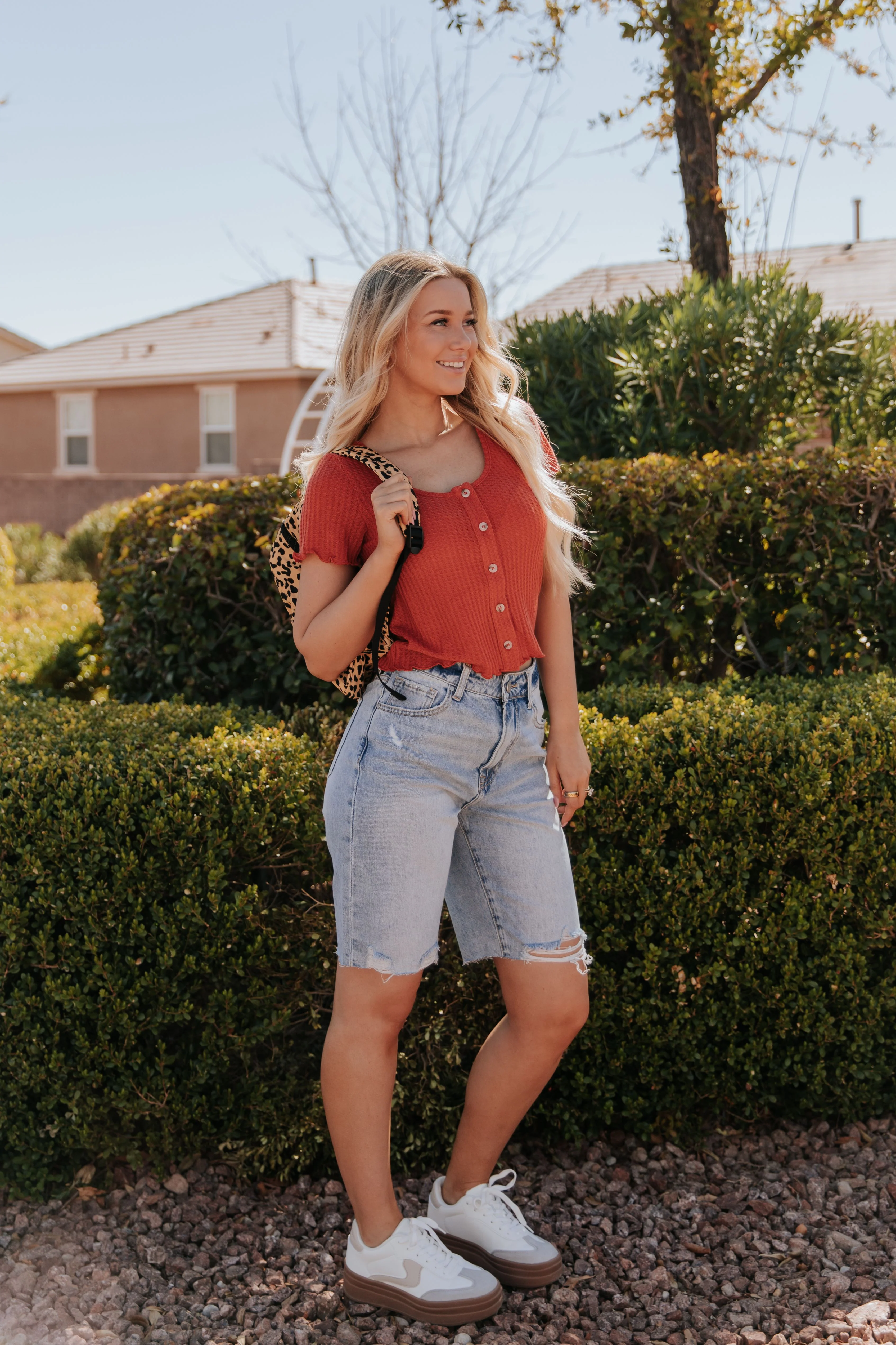 THE LILO HIGH RISE DISTRESSED BERMUDA SHORTS IN MEDIUM WASH - Payfeveri