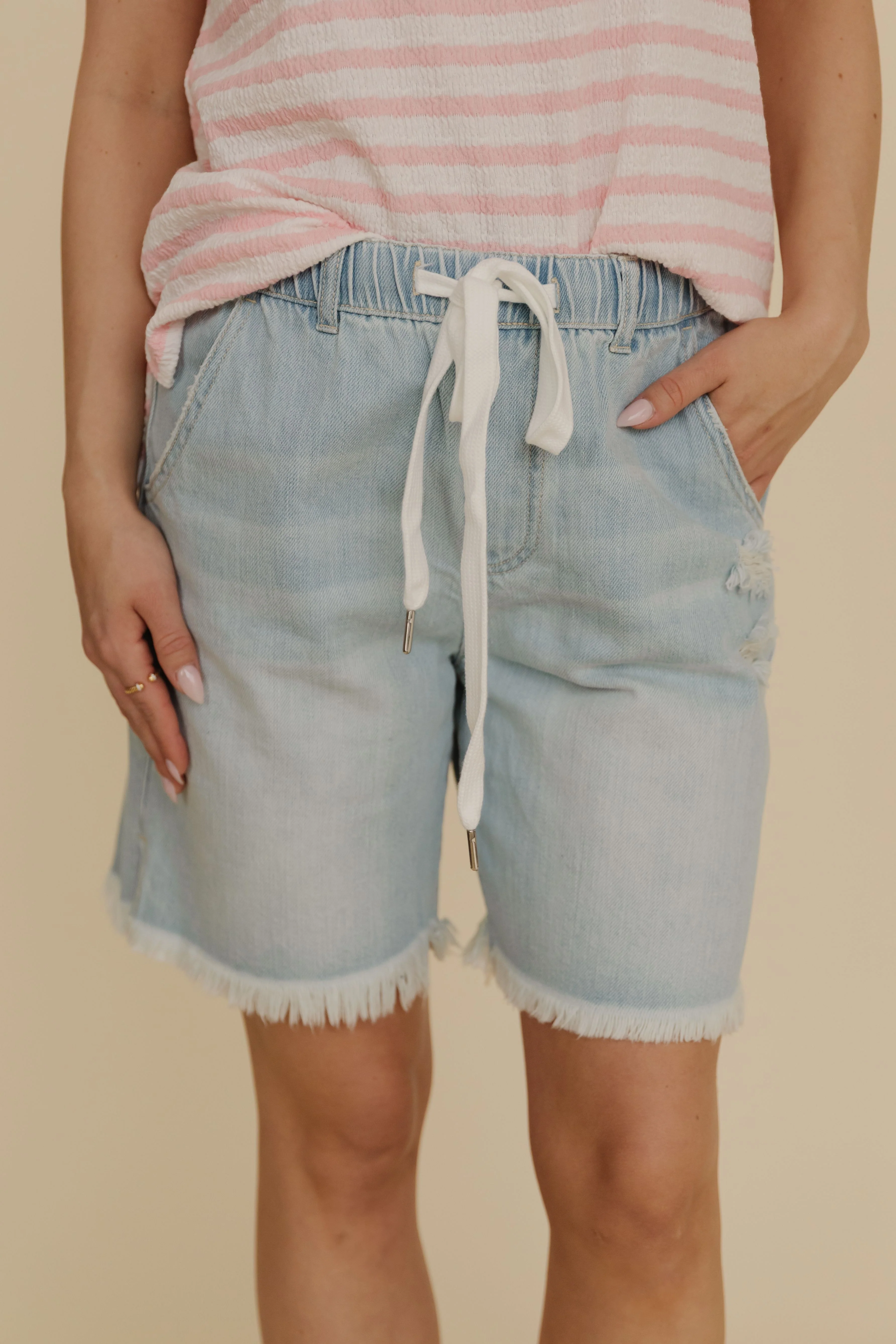 THE BLAKELY HIGH RISE BOYFRIEND SHORTS IN LIGHT DENIM - Payfeveri
