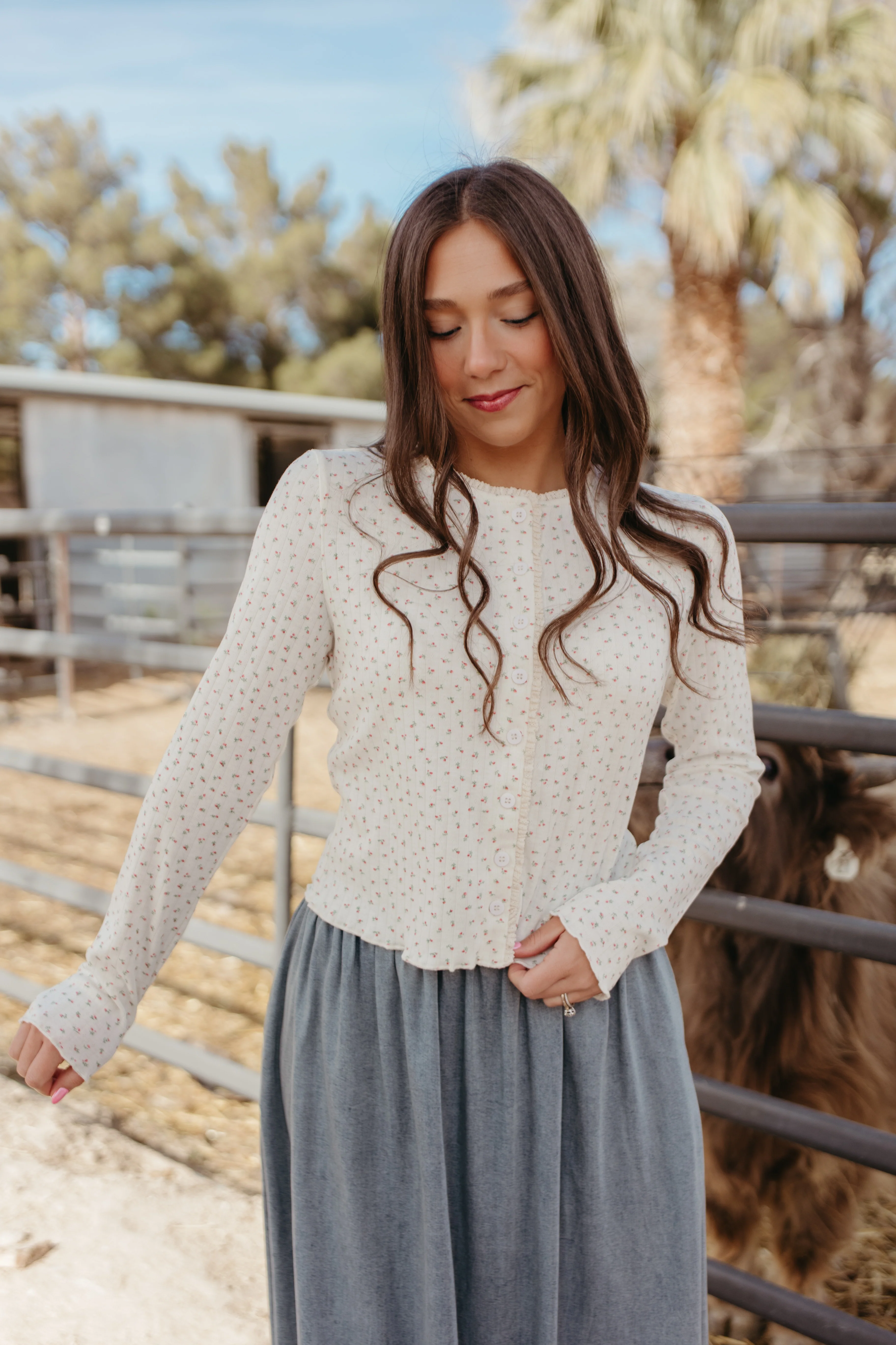 THE FINLEY FLORAL TOP IN CREAM - Payfeveri