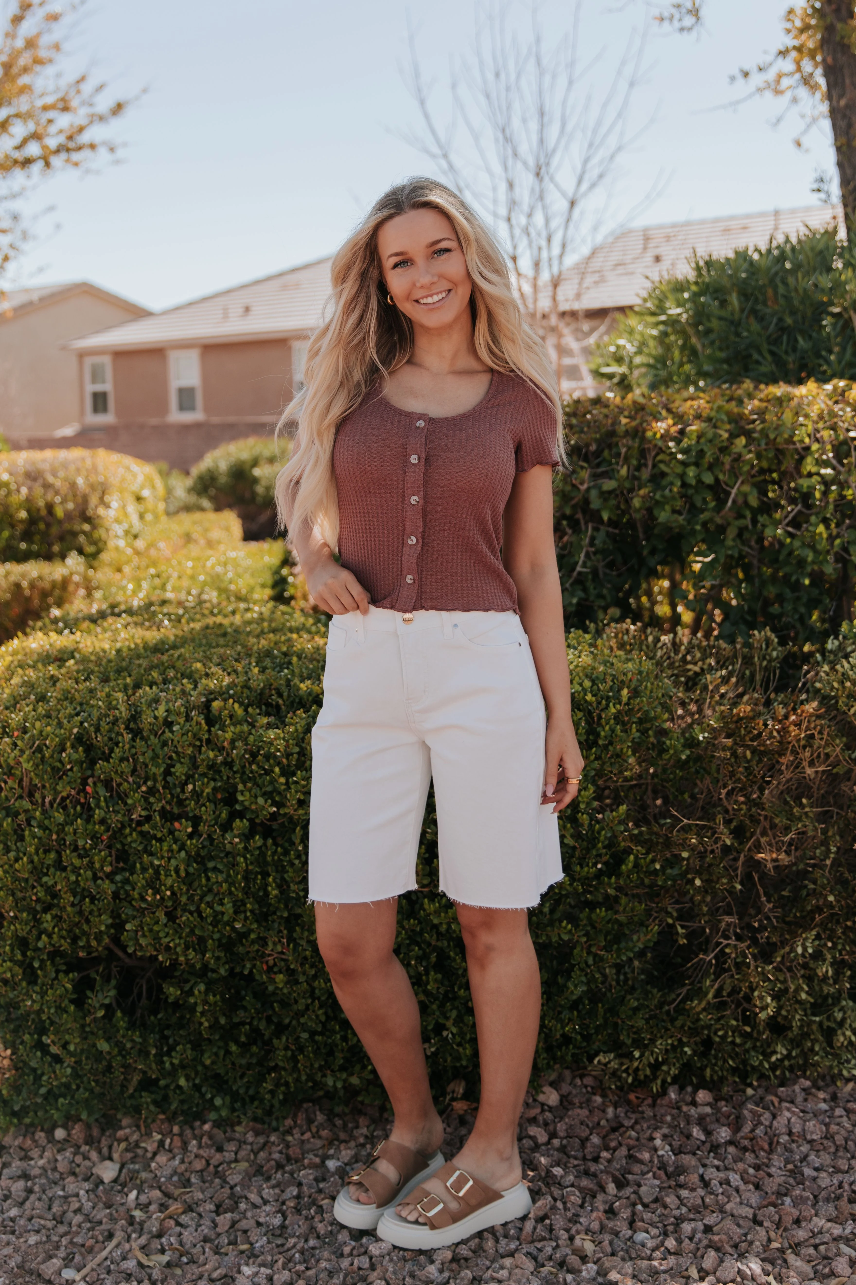 THE RYKER RELAXED FIT BERMUDA SHORTS IN WHITE - Payfeveri