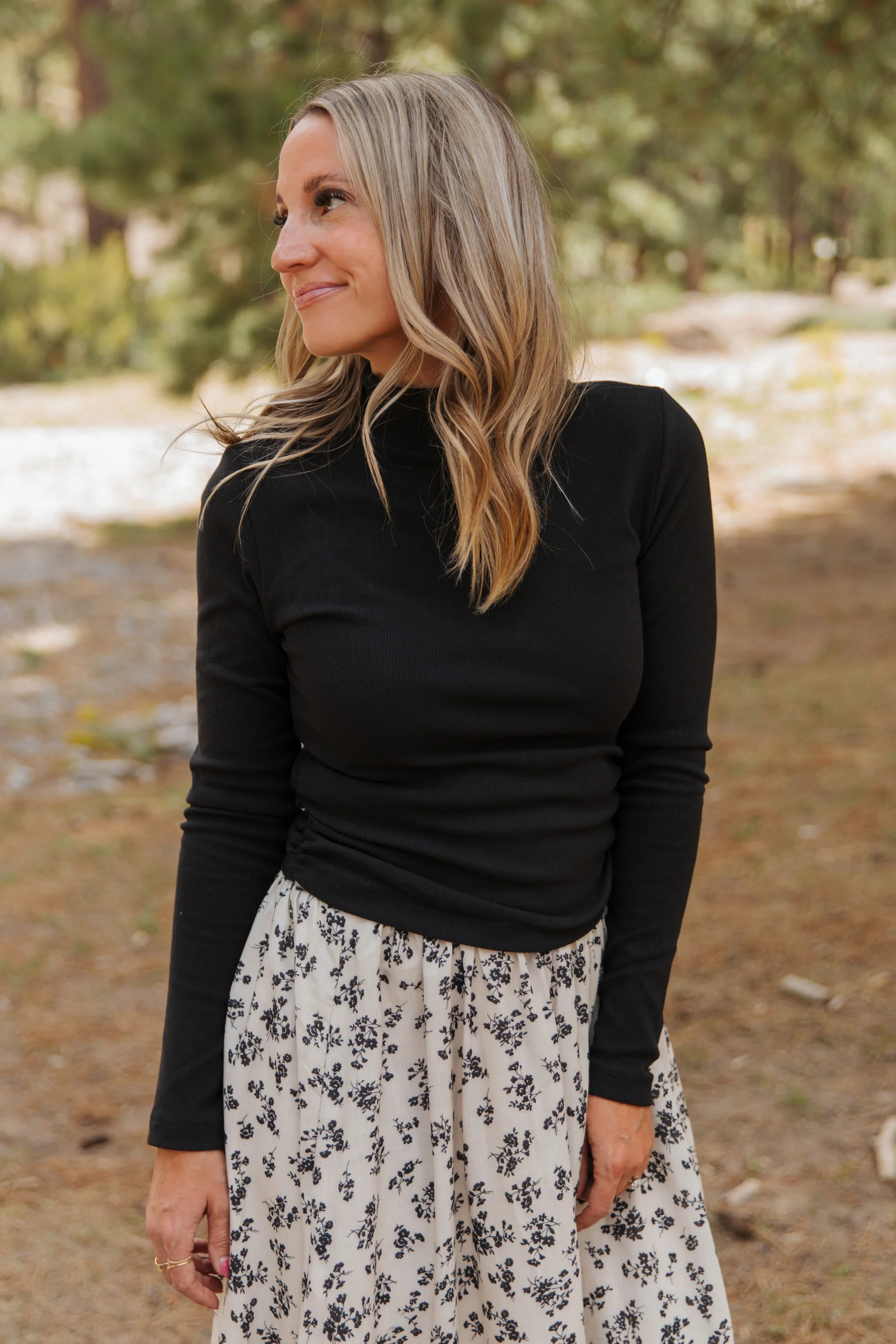 THE RICKIE RUCHED TURTLE NECK IN BLACK - Payfeveri