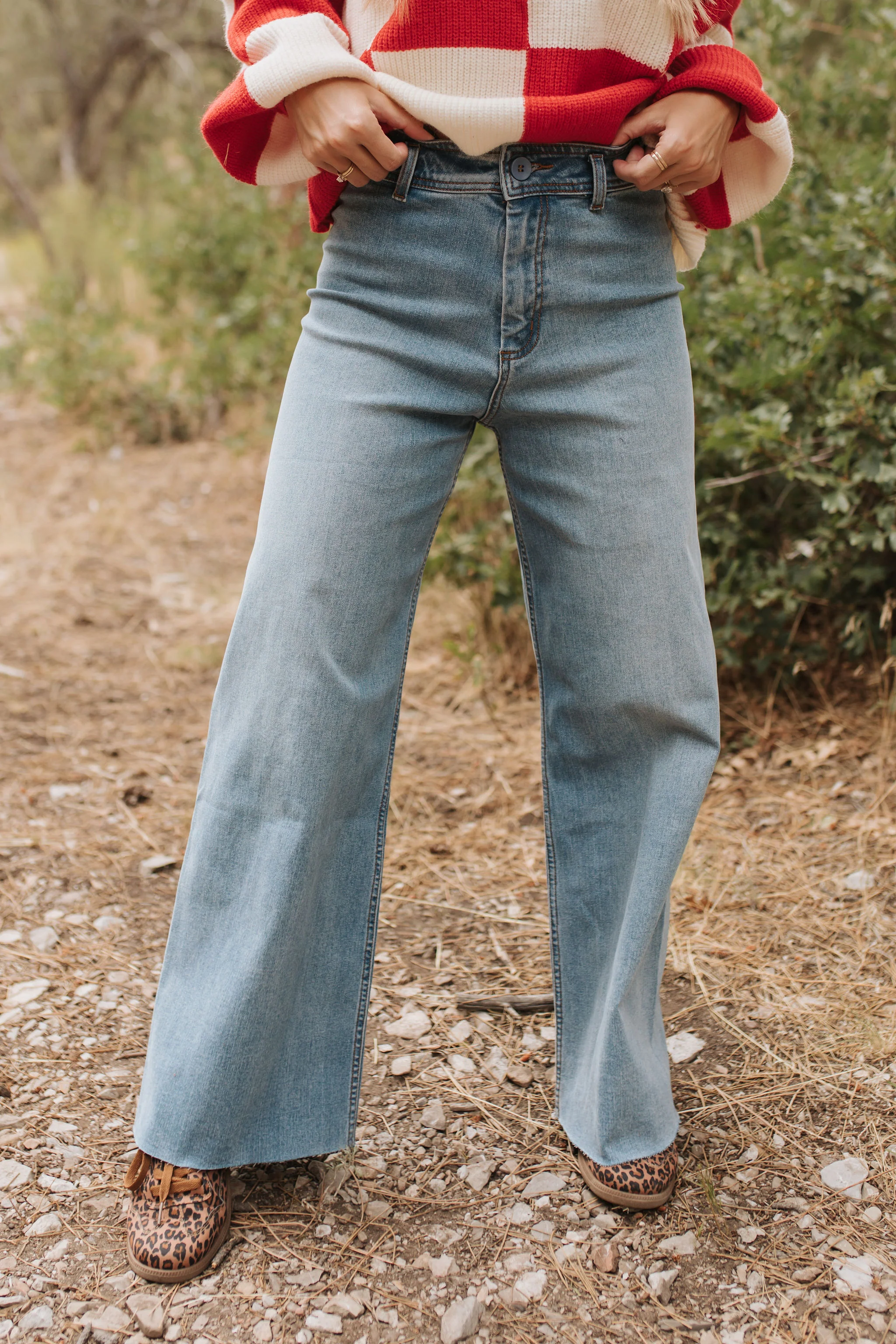 THE SAYLOR WIDE LEG JEANS IN MEDIUM DENIM - Payfeveri