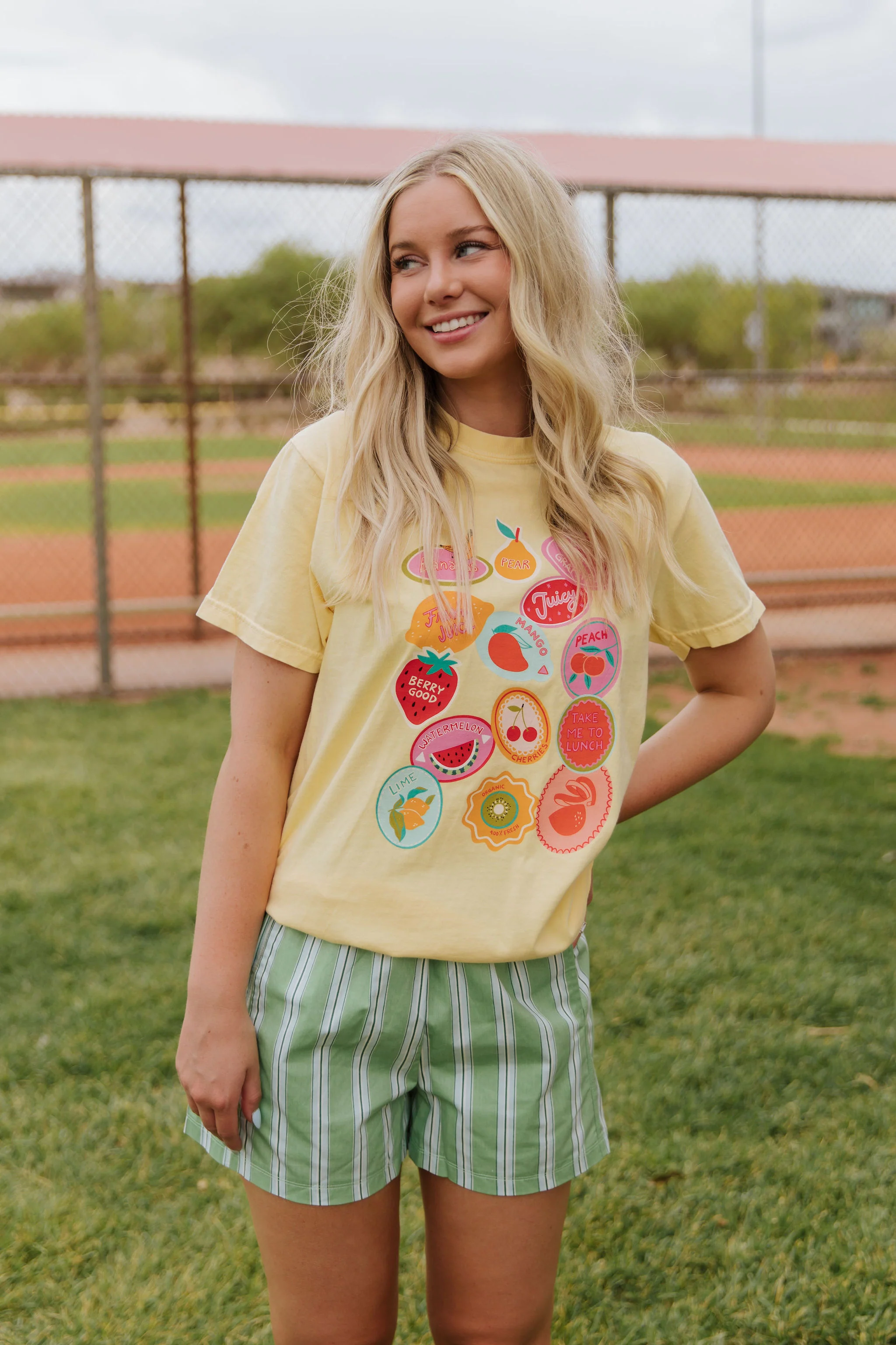 THE FRUITY STICKER TEE IN BUTTER - Payfeveri