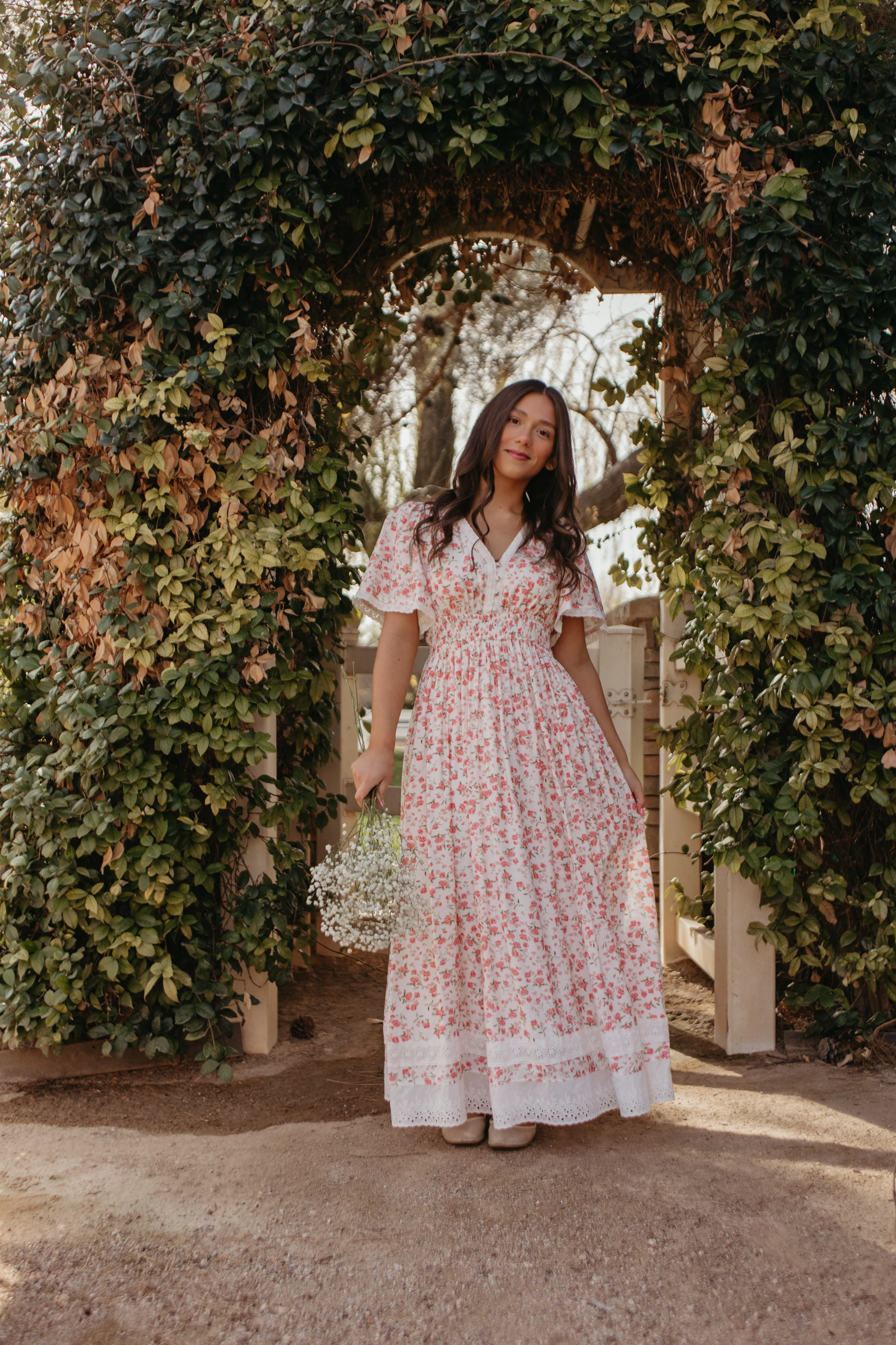 THE EVELYN FLORAL MAXI DRESS IN ENGLISH ROSE - Payfeveri