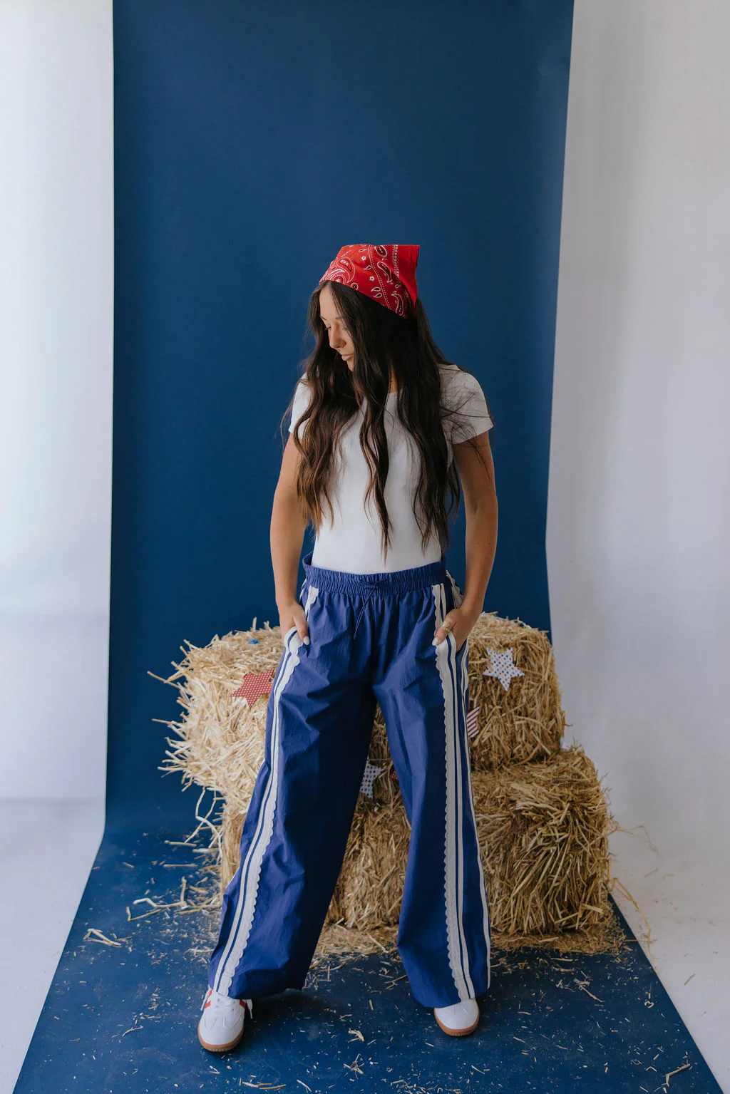 THE JAYDEN LACE TRACK PANTS IN NAVY - Payfeveri
