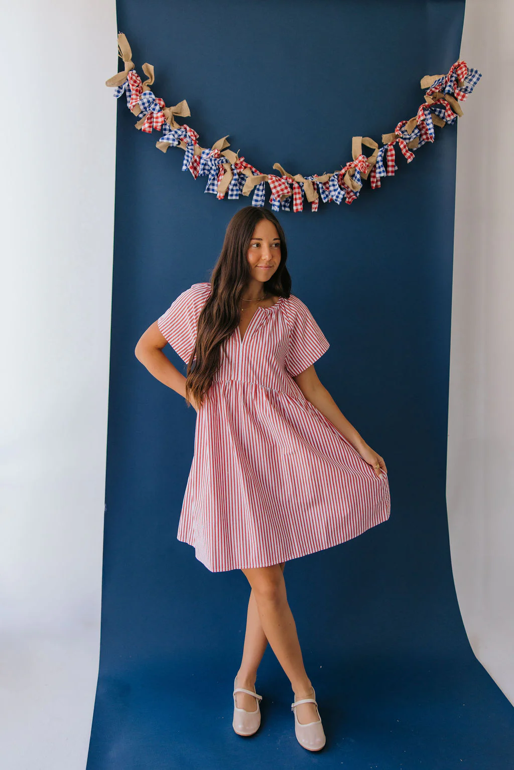 THE ABBY STRIPED BABYDOLL DRESS IN WHITE - Payfeveri