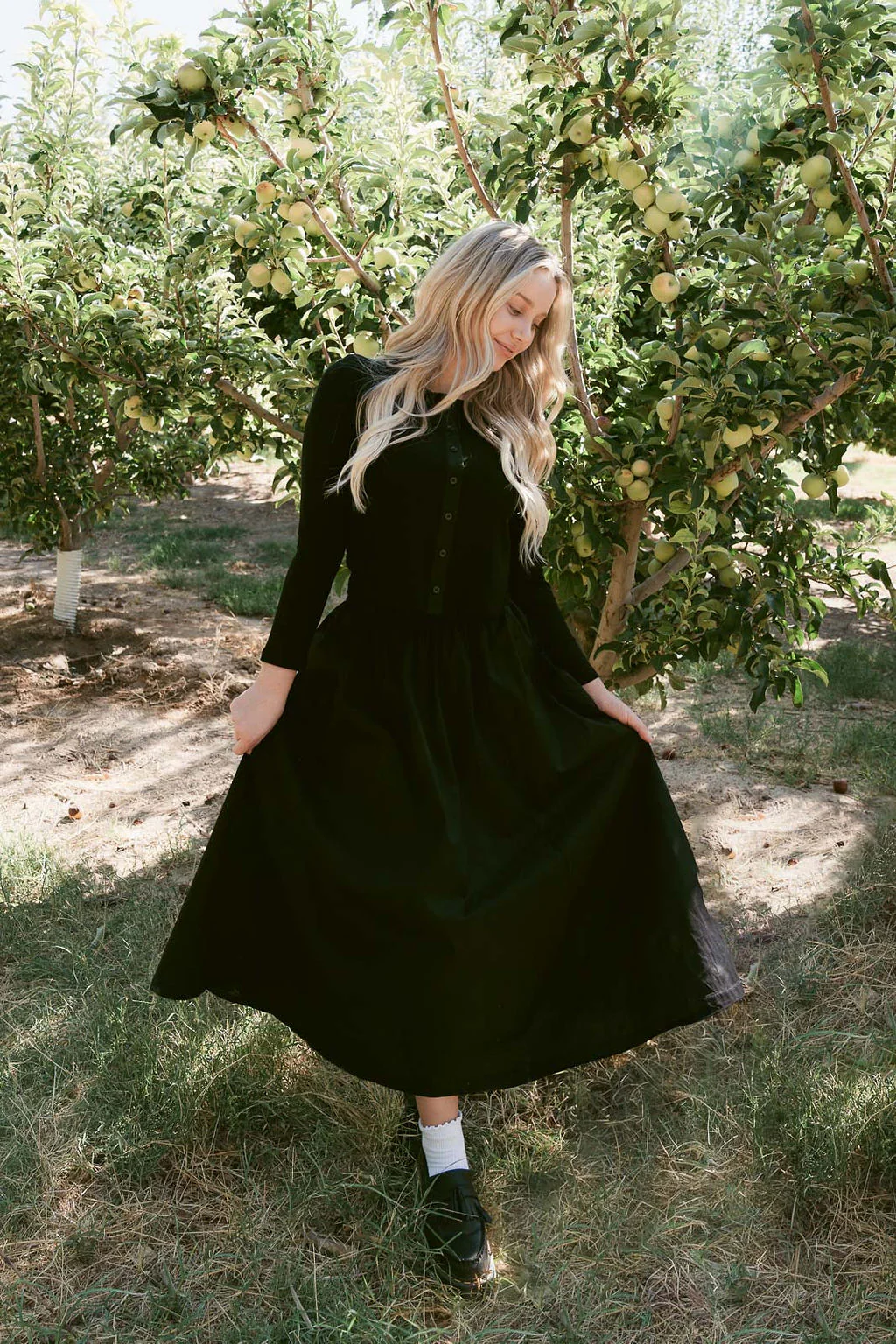 THE TRACIE CARDIGAN AND SKIRT SET IN BLACK - Payfeveri