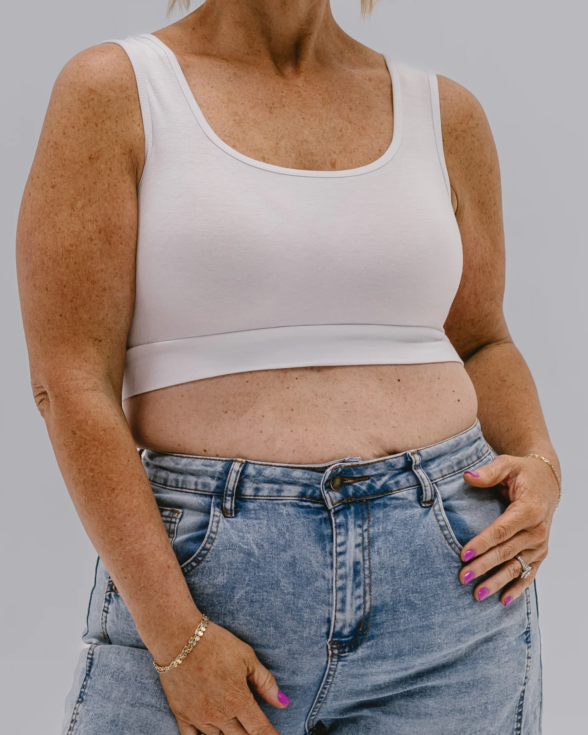 THE HALFTEE CLASSIC WIDE STRAP TANK HALFTEE IN WHITE - Payfeveri