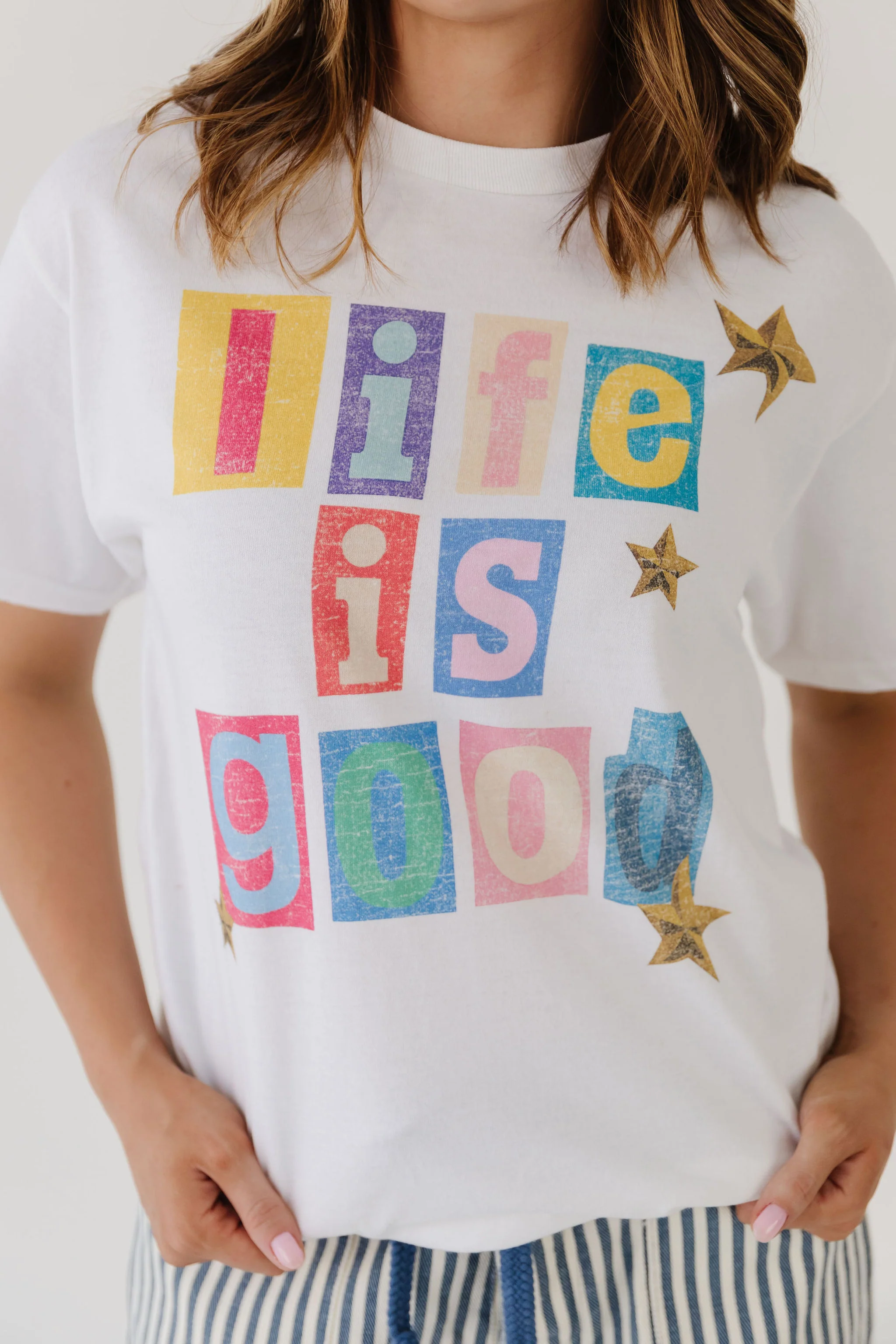 THE LIFE IS GOOD GRAPHIC TEE IN WHITE - Payfeveri