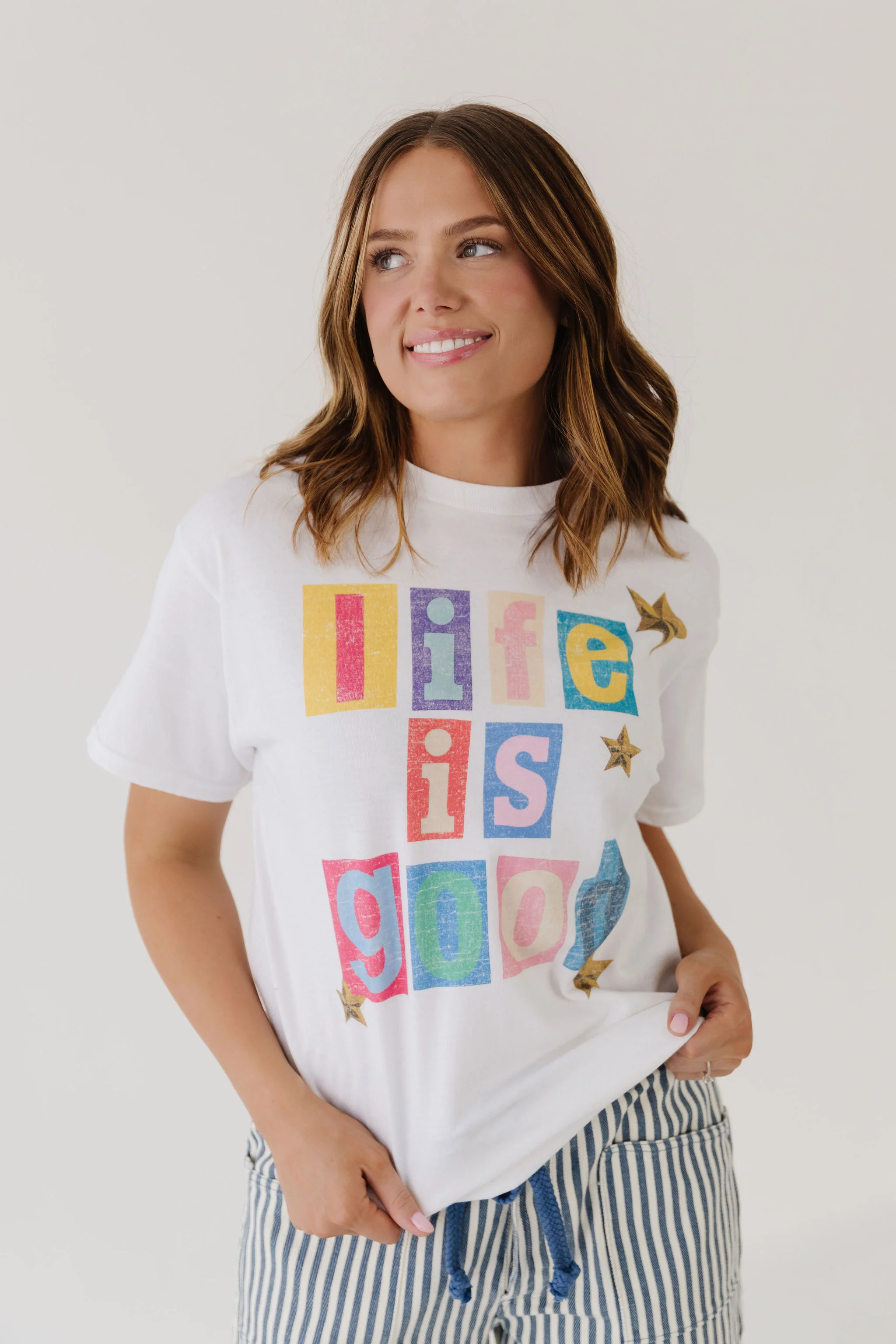 THE LIFE IS GOOD GRAPHIC TEE IN WHITE - Payfeveri