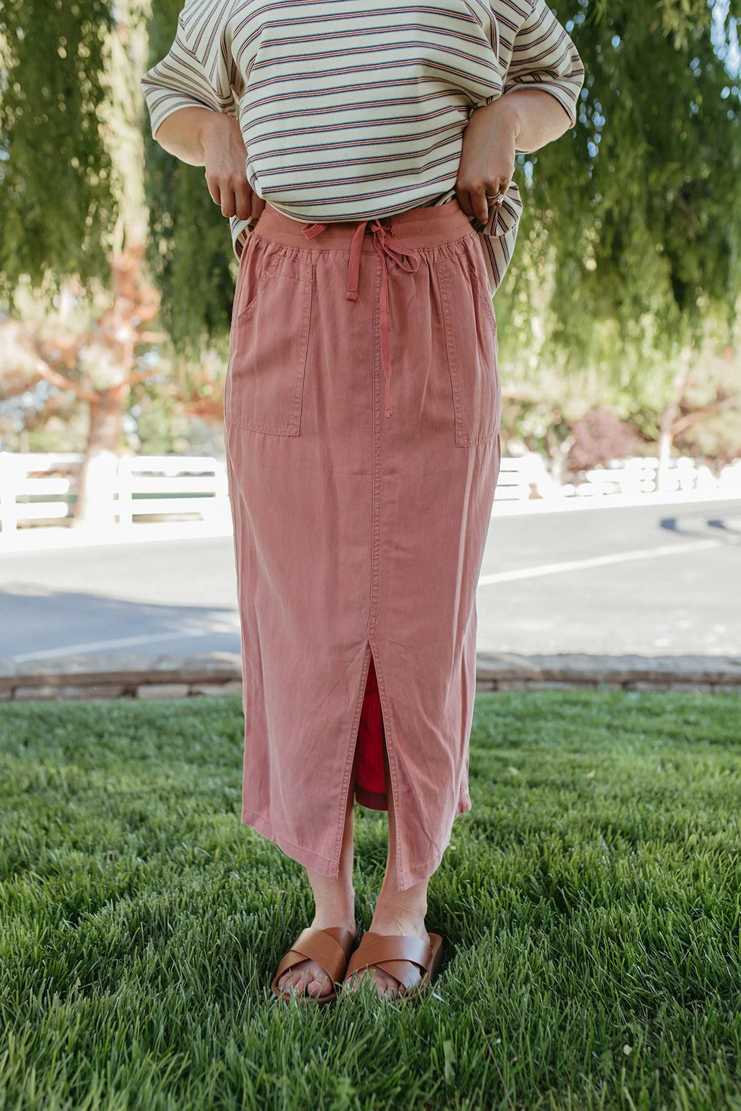 THE TATUM MIDI SKIRT IN DUSTY CORAL - Payfeveri